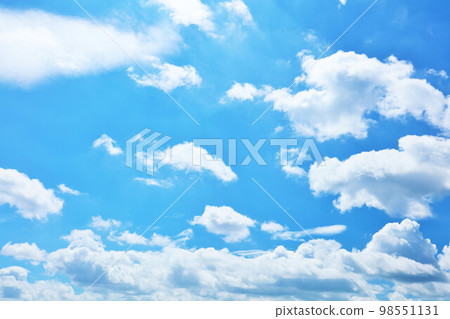 夏天藍天和雲彩 98551131