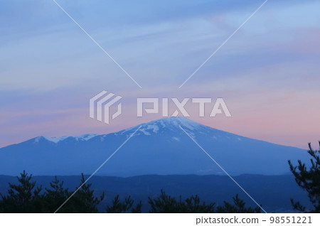 秋天的鳥海山及其周邊地區 98551221