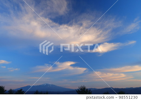 秋天的鳥海山及其周邊地區 秋天的鳥海山及其周邊地區 98551230