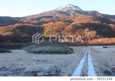 秋天的鳥海山及其周邊地區 秋天的鳥海山及其周邊地區 98551349