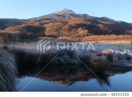 秋天的鳥海山及其周邊地區 秋天的鳥海山及其周邊地區 98551350