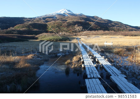 秋天的鳥海山及其周邊地區 秋天的鳥海山及其周邊地區 98551583