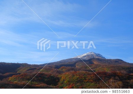 Mt. Chokai and its surroundings in autumn Mt. Chokai and its surroundings in autumn 98551663