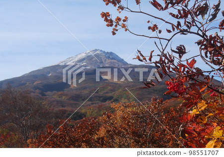 Mt. Chokai and its surroundings in autumn Mt. Chokai and its surroundings in autumn 98551707