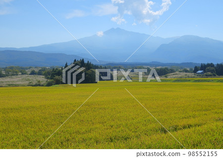 秋天的鳥海山及其周邊地區 秋天的鳥海山及其周邊地區 98552155
