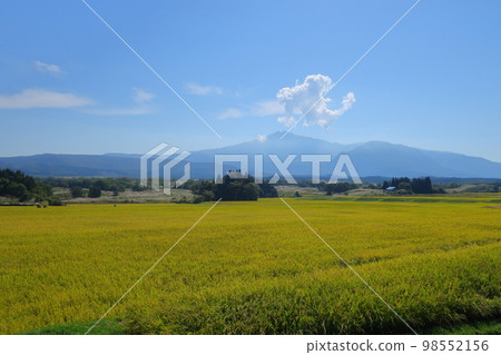秋天的鳥海山及其周邊地區 秋天的鳥海山及其周邊地區 98552156