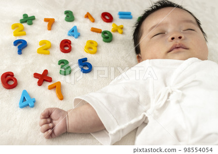 Sleeping baby and toy numbers (0 years and 1 month, Japanese, boy) Sleeping baby and toy numbers (0 years and 1 month, Japanese, boy) 98554054
