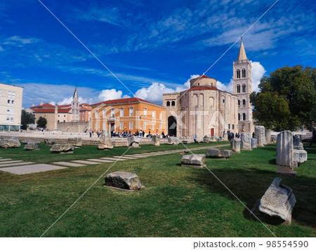 聖阿納斯塔西婭大教堂鐘樓扎達爾克羅地亞 98554590