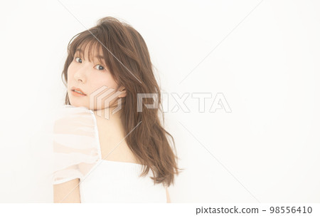 女性美的形象 98556410