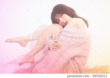 女性美的形象 98556411