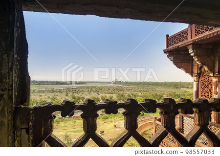 Taj Mahal seen from the "Captive Tower" of Agra Castle, India / Agra, India 98557033