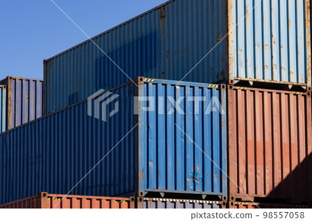 Lots of Industrial containers ready for shipping Lots of Industrial containers ready for shipping 98557058