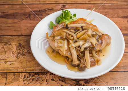 chicken mushroom sauce chicken mushroom sauce 98557228