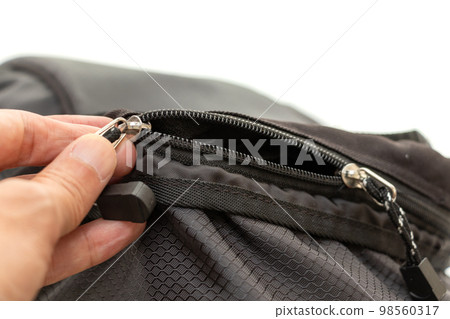 拉開包的拉鍊 拉開包的拉鍊 98560317
