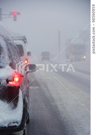 White out road 98560959