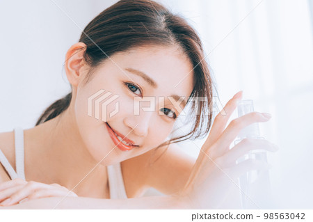 Women beauty 98563042