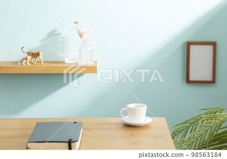 various office supplies on the desk various office supplies on the desk 98563184