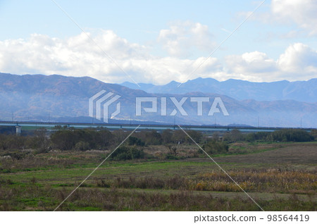 德島平原（吉野川左岸/德島縣上板町綾部） 98564419