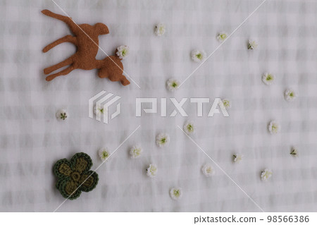 Spring Showa retro miscellaneous goods Bambi accessory photography kasumigusa 98566386