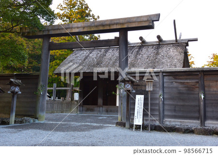 伊勢神宮外宮 98566715