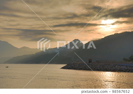 the sunset of Junk Bay, Tseung Kwan O bay 2013 Feb 17 the sunset of Junk Bay, Tseung Kwan O bay 2013 Feb 17 98567652
