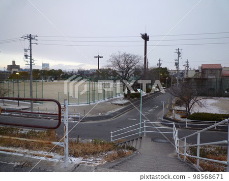 Tenshirakawa snow scene 98568671