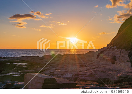 (Shizuoka Prefecture) South Izu Iruma Senjojiki, evening scenery (Shizuoka Prefecture) South Izu Iruma Senjojiki, evening scenery 98569946
