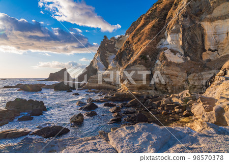 (Shizuoka Prefecture) Minamiizu Iruma Senjojiki Cape Mitsuishi Evening view (Shizuoka Prefecture) Minamiizu Iruma Senjojiki Cape Mitsuishi Evening view 98570378