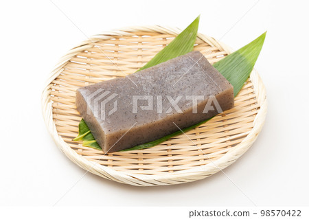 魔芋白色背景 魔芋白色背景 98570422