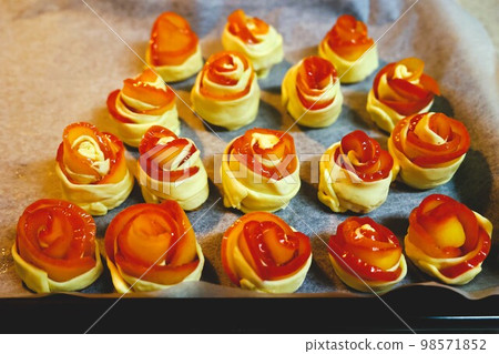 自製玫瑰蘋果派 98571852