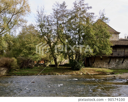 Moret sur Loing Moret sur Loing 98574100