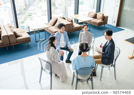 Business discussion circle 98574468