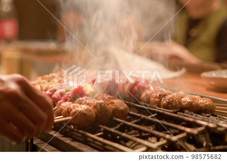 Yakitori Yakitori Cooking Flipping Grilling Charcoal Fire 01 98575682