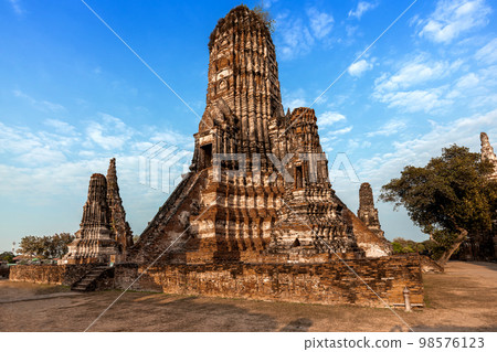Historical ancient Architecture, Wat Chaiwattanaram old temple in Ayutthaya province Thailand 98576123