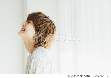 natural beauty woman 98576307