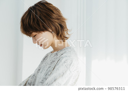 natural beauty woman 98576311