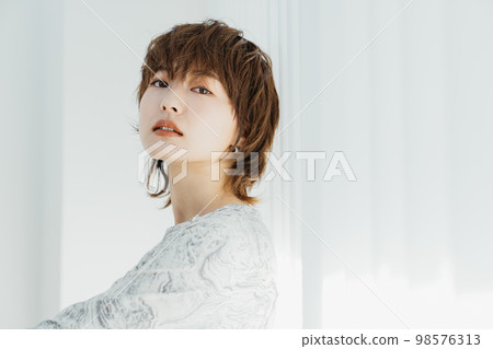natural beauty woman 98576313
