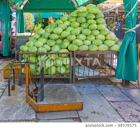 Market Scales Cabbage 98576575
