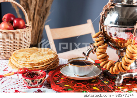 Pancakes with berries and sour cream Pancakes with berries and sour cream 98577174