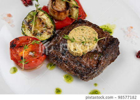 Grilled black angus steak Grilled black angus steak 98577182