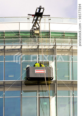 Window washing 98577894