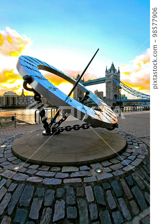 Sun dial Sun dial 98577906