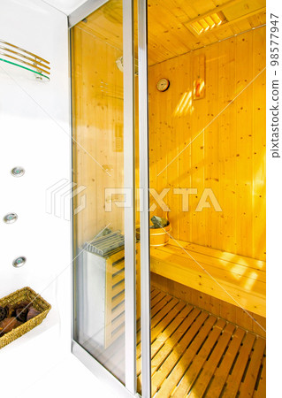 Sauna entrance 98577947