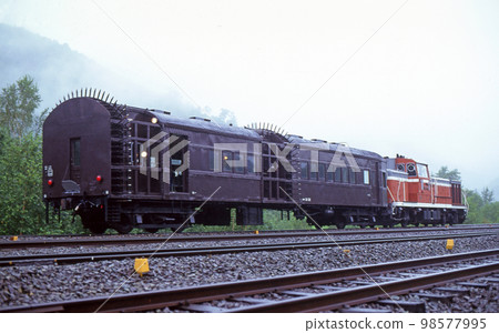 Sekisho Line Horoka (Shin) JR Hokkaido DE15-1545 (Sorachi) + Oya 31-32 (Sapporo) Oilan 98577995