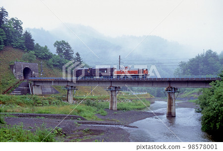 Sekisho Line Horoka (Shin) - Takinosawa (Shin) JR Hokkaido DE15-1545 (Sorachi) + Oya 31-32 (Sapporo) 98578001