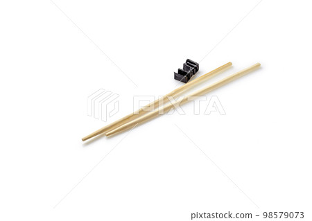 Disposable bamboo chopsticks with plastic training holder for beginners 98579073