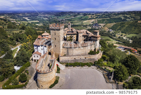 Vigoleno medieval village and castle.Emilia Romagna, Italy  98579175