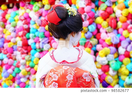 Maiko of Kyoto Yasaka Koshindo 98582677