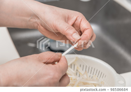 【豆芽去根】 98586684