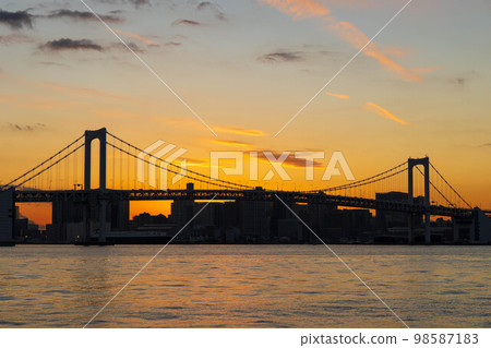 Tokyo cityscape Sunset and Rainbow Bridge 98587183
